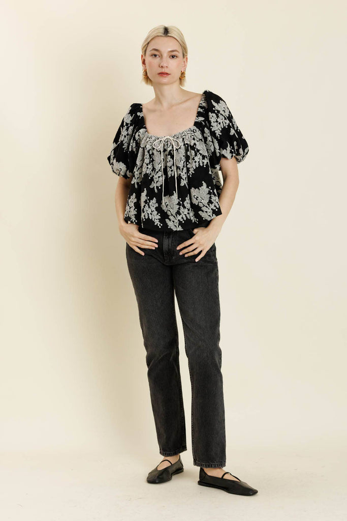 EMBROIDERED PUFF SLV TOP