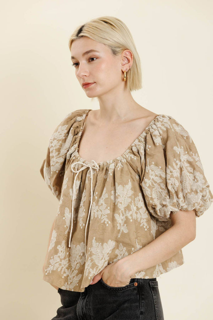 EMBROIDERED PUFF SLV TOP