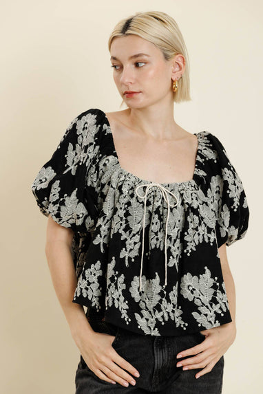 EMBROIDERED PUFF SLV TOP