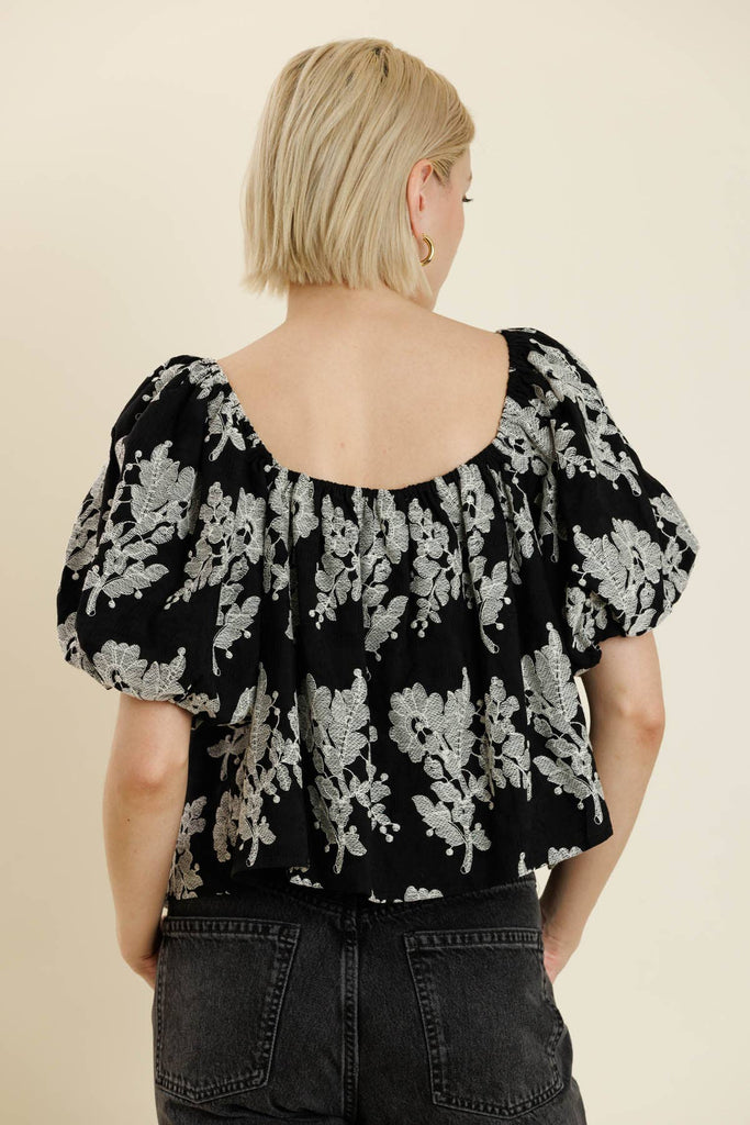 EMBROIDERED PUFF SLV TOP