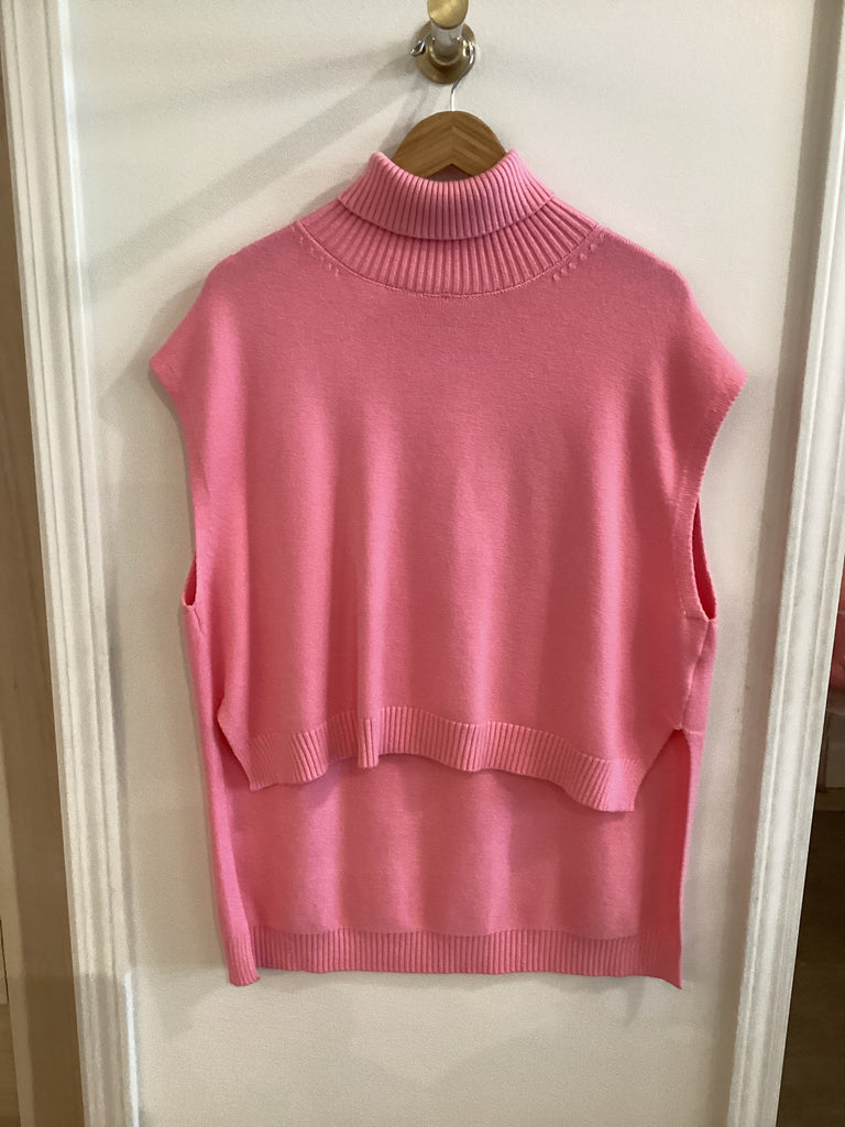 Sleeveless pink sweater
