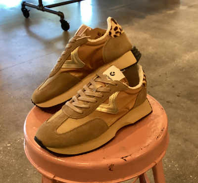 Camel victoria sneaker
