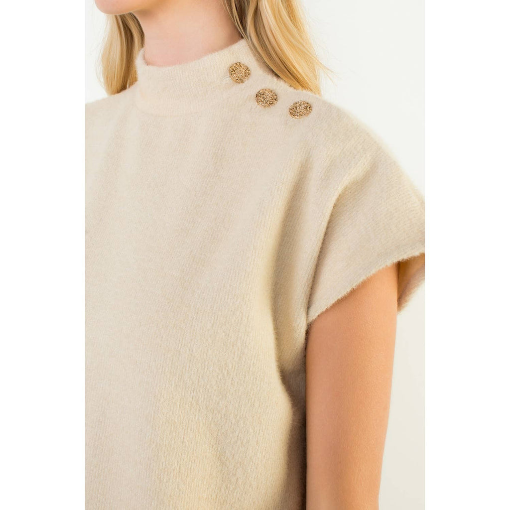 Ali button shoulder top