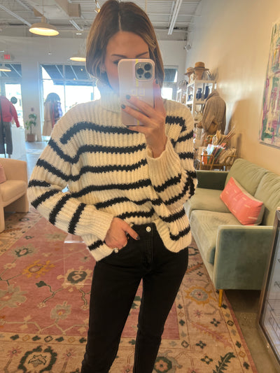 aki striped sweater black and white